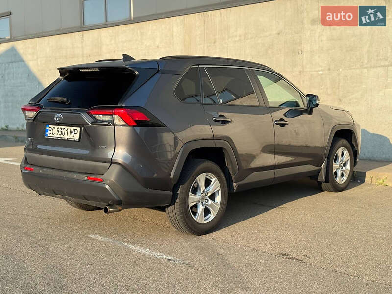 Позашляховик / Кросовер Toyota RAV4 2019 в Києві