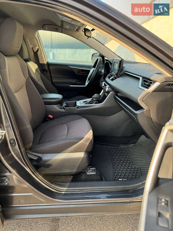 Позашляховик / Кросовер Toyota RAV4 2019 в Києві