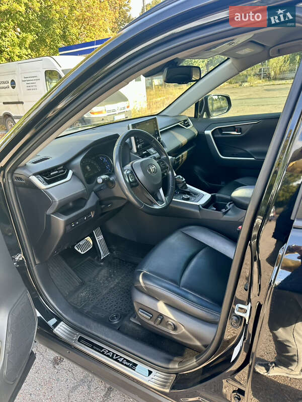Позашляховик / Кросовер Toyota RAV4 2019 в Чернігові