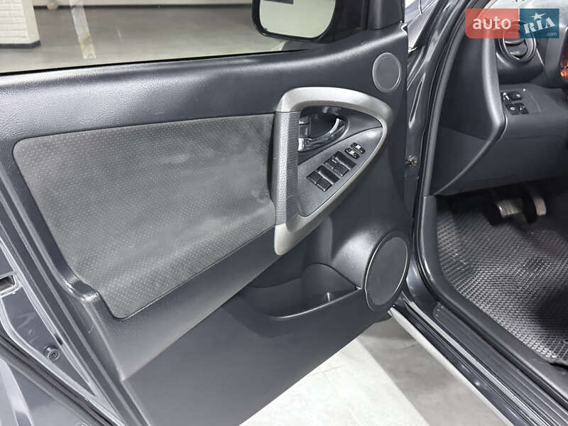 Внедорожник / Кроссовер Toyota RAV4 2007 в Одессе