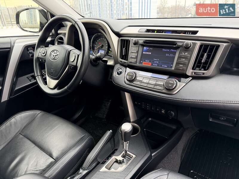 Позашляховик / Кросовер Toyota RAV4 2013 в Києві