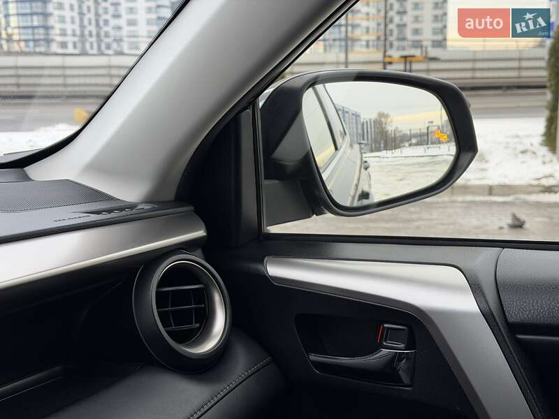 Позашляховик / Кросовер Toyota RAV4 2013 в Києві