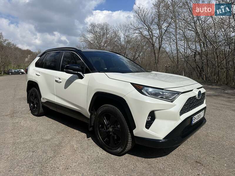 Позашляховик / Кросовер Toyota RAV4 2021 в Одесі