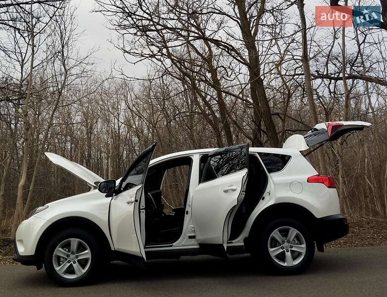 Позашляховик / Кросовер Toyota RAV4 2013 в Одесі