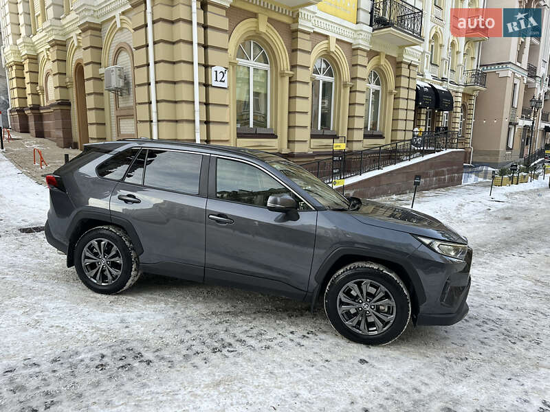 Внедорожник / Кроссовер Toyota RAV4 2023 в Киеве