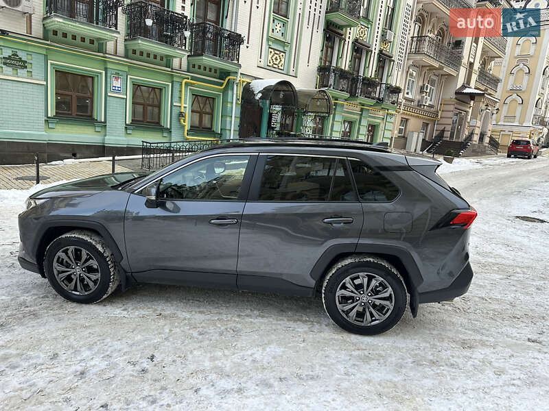 Внедорожник / Кроссовер Toyota RAV4 2023 в Киеве