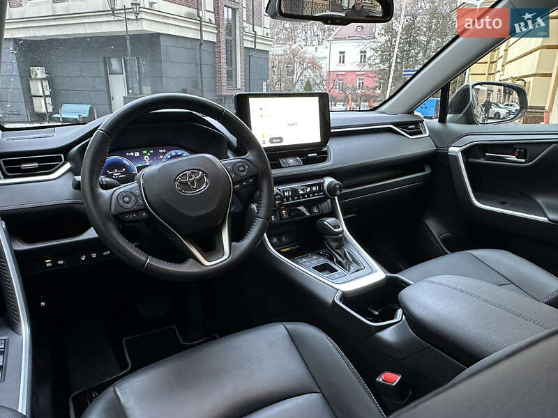Внедорожник / Кроссовер Toyota RAV4 2023 в Киеве