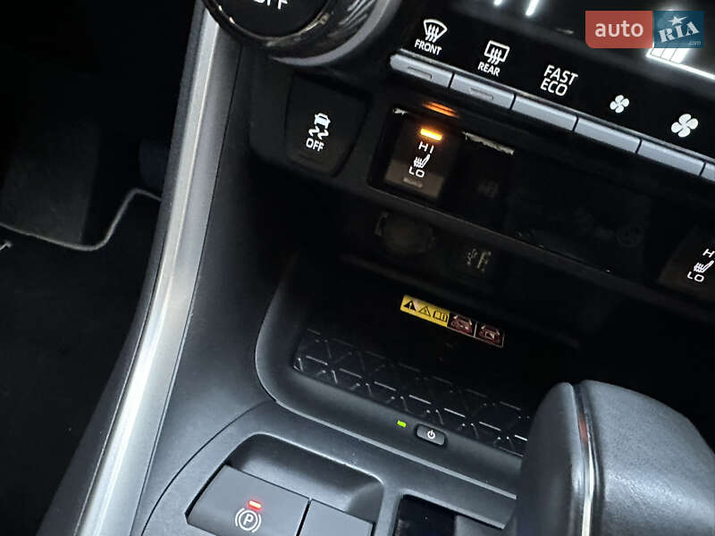Внедорожник / Кроссовер Toyota RAV4 2023 в Киеве