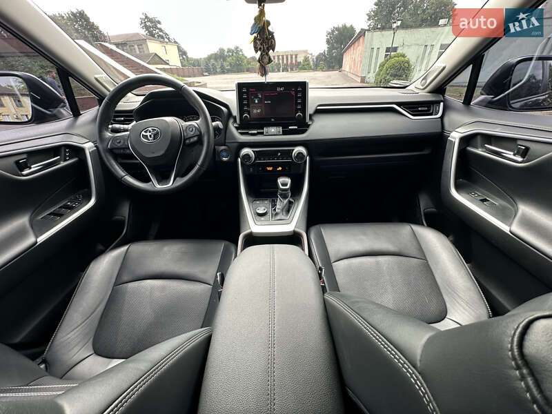 Внедорожник / Кроссовер Toyota RAV4 2021 в Днепре фото 35 Внедорожник / Кроссовер Toyota RAV4 2021 в Днепре