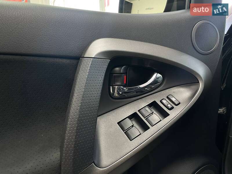 Позашляховик / Кросовер Toyota RAV4 2011 в Києві фото 16 Позашляховик / Кросовер Toyota RAV4 2011 в Києві
