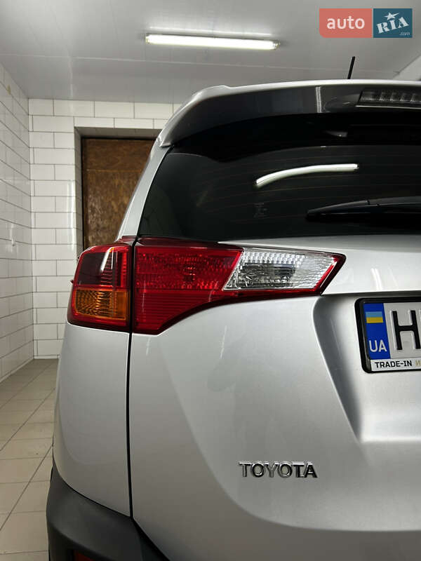 Внедорожник / Кроссовер Toyota RAV4 2013 в Раздельной