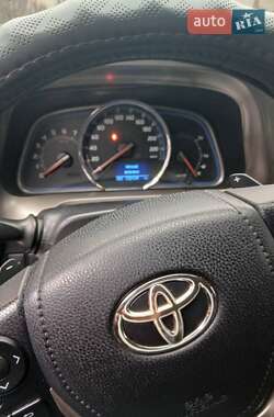 Внедорожник / Кроссовер Toyota RAV4 2014 в Великой Михайловке