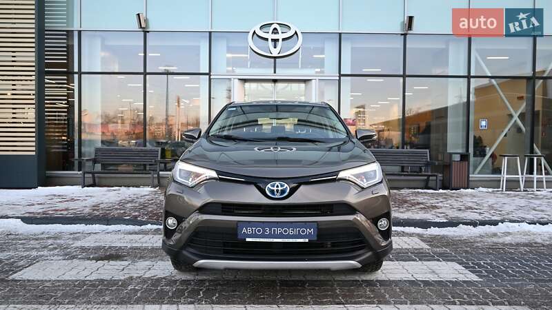 Позашляховик / Кросовер Toyota RAV4 2017 в Києві