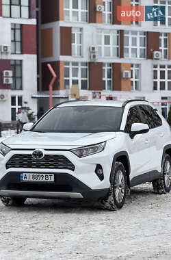 Позашляховик / Кросовер Toyota RAV4 2020 в Києві