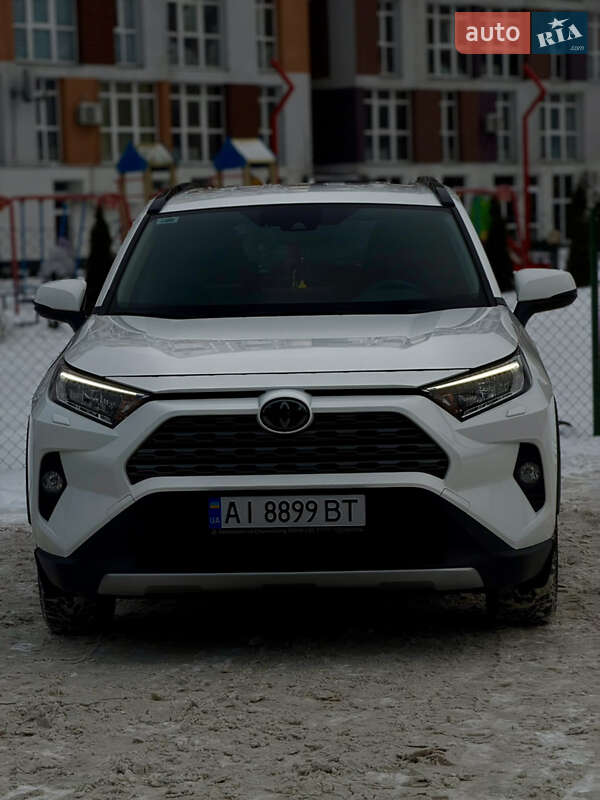 Позашляховик / Кросовер Toyota RAV4 2020 в Києві
