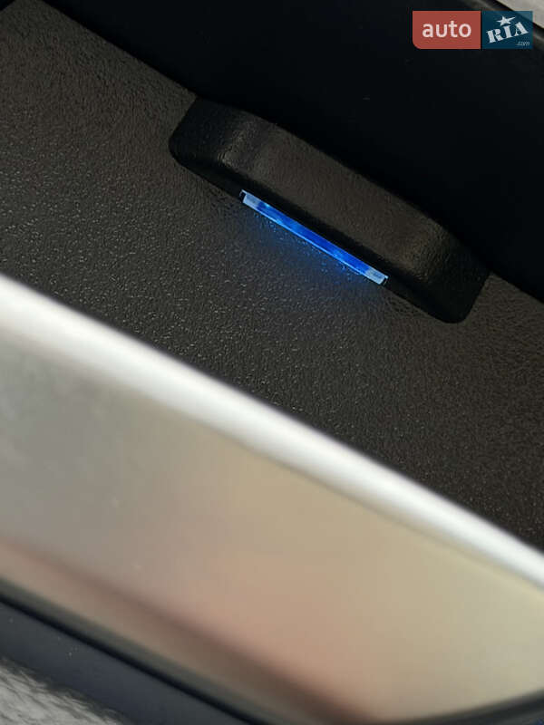 Позашляховик / Кросовер Toyota RAV4 2020 в Києві