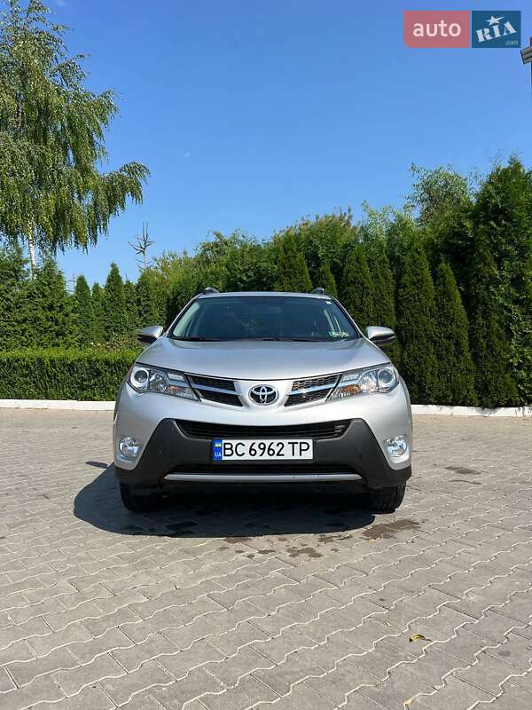 Внедорожник / Кроссовер Toyota RAV4 2015 в Шептицькому