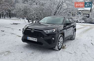 Позашляховик / Кросовер Toyota RAV4 2019 в Києві