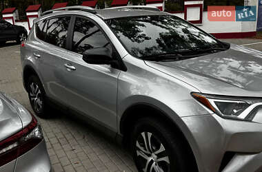 Позашляховик / Кросовер Toyota RAV4 2017 в Бучі