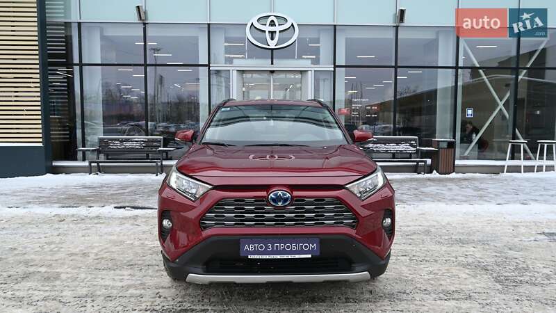 Внедорожник / Кроссовер Toyota RAV4 2020 в Киеве