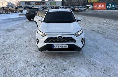 Внедорожник / Кроссовер Toyota RAV4 2021 в Киеве