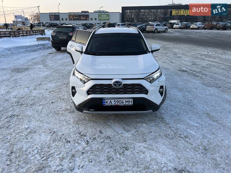 Toyota RAV4 2021