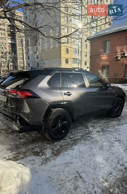 Внедорожник / Кроссовер Toyota RAV4 2021 в Киеве