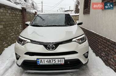 Внедорожник / Кроссовер Toyota RAV4 2017 в Софиевской Борщаговке