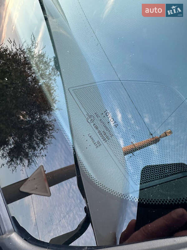 Позашляховик / Кросовер Toyota RAV4 2017 в Дніпрі