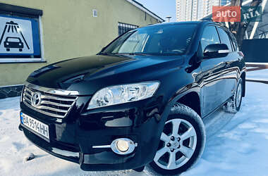 Внедорожник / Кроссовер Toyota RAV4 2011 в Киеве