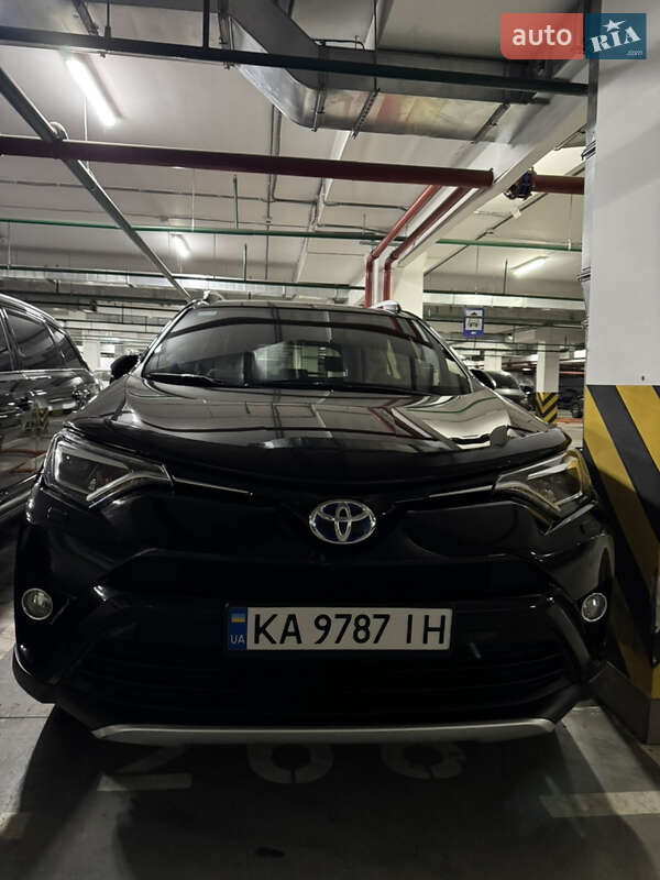 Внедорожник / Кроссовер Toyota RAV4 2017 в Киеве