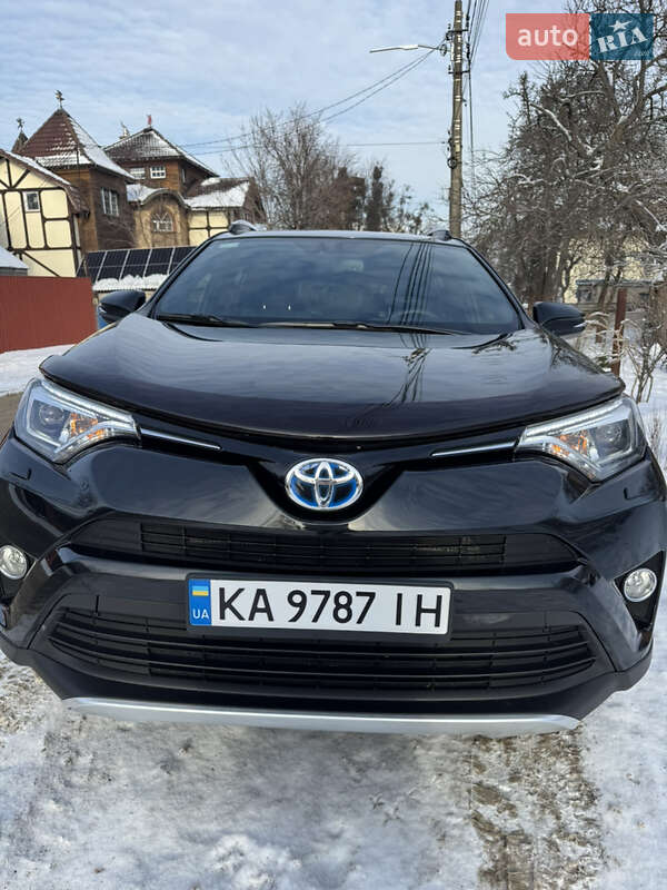 Внедорожник / Кроссовер Toyota RAV4 2017 в Киеве