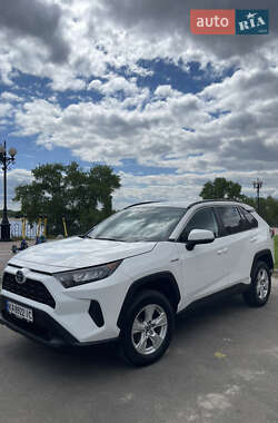 Внедорожник / Кроссовер Toyota RAV4 2020 в Буче