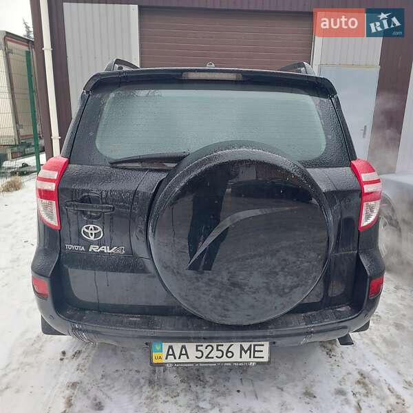 Внедорожник / Кроссовер Toyota RAV4 2011 в Киеве