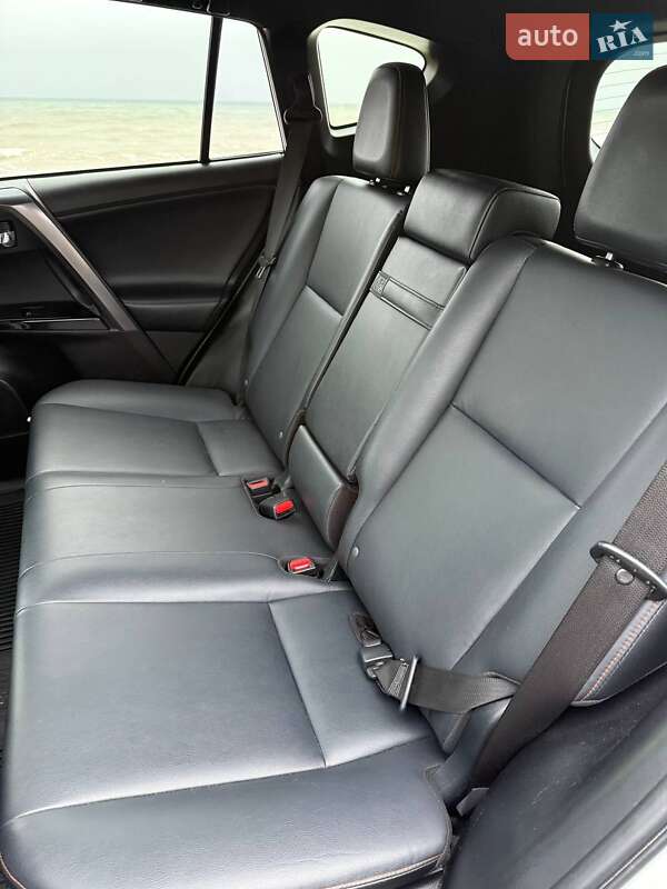 Внедорожник / Кроссовер Toyota RAV4 2017 в Одессе