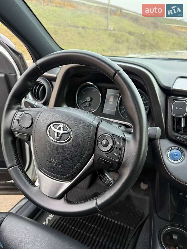 Внедорожник / Кроссовер Toyota RAV4 2017 в Одессе