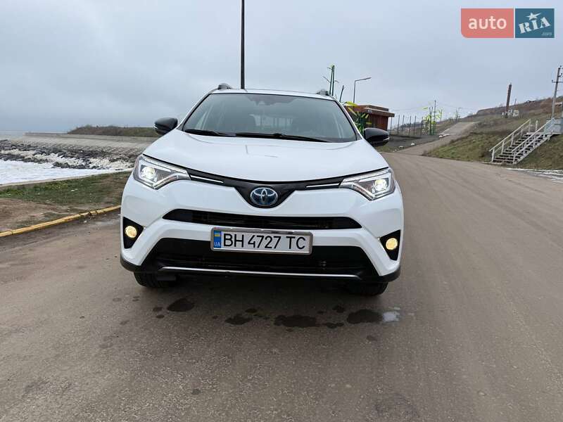 Внедорожник / Кроссовер Toyota RAV4 2017 в Одессе