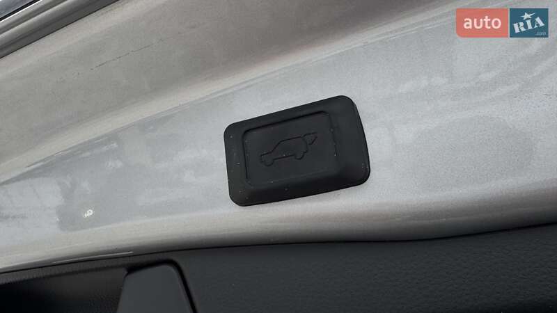 Внедорожник / Кроссовер Toyota RAV4 2024 в Чернигове