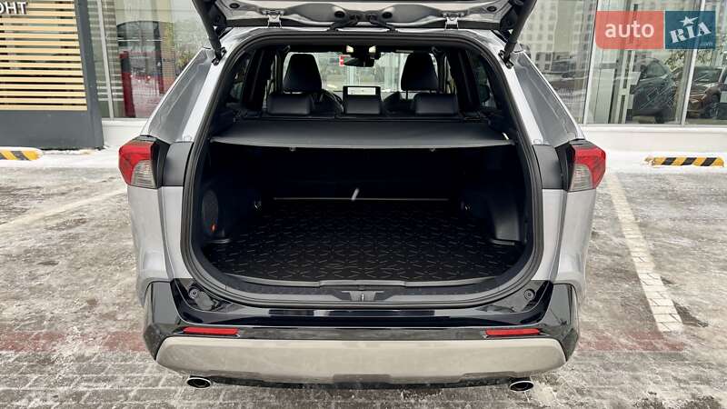Внедорожник / Кроссовер Toyota RAV4 2024 в Чернигове