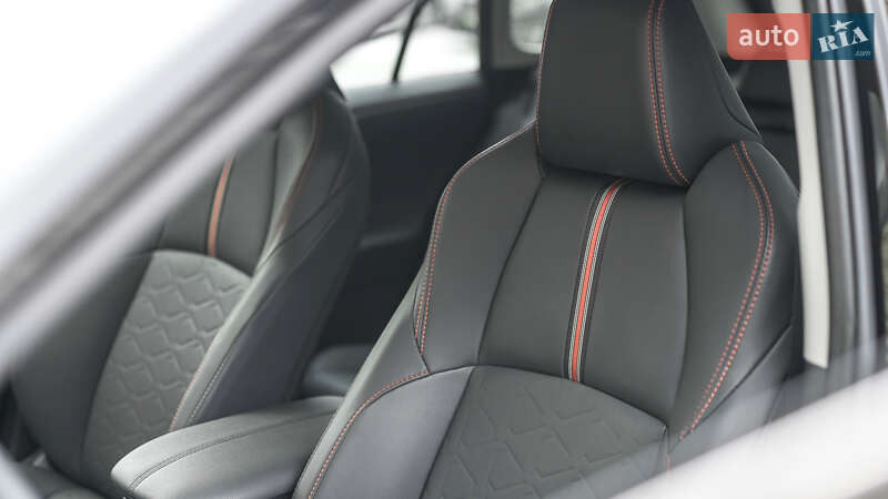 Внедорожник / Кроссовер Toyota RAV4 2024 в Львове