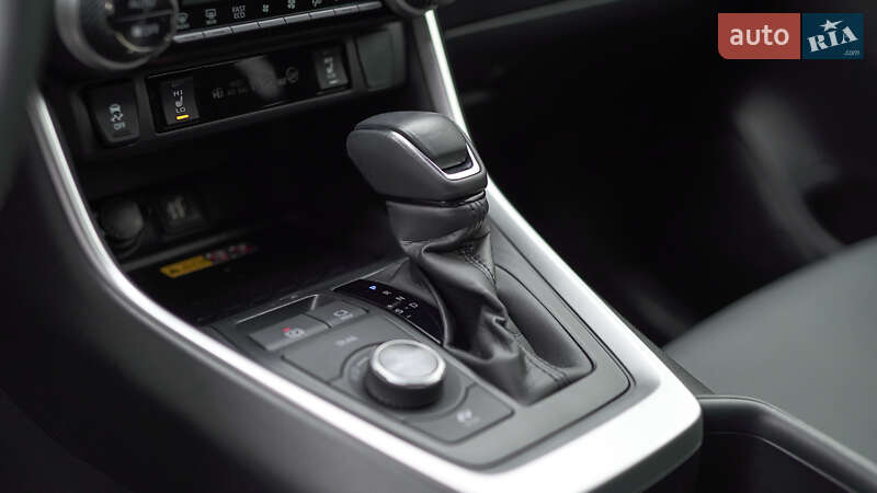 Внедорожник / Кроссовер Toyota RAV4 2024 в Львове