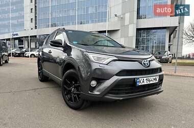 Внедорожник / Кроссовер Toyota RAV4 2017 в Киеве