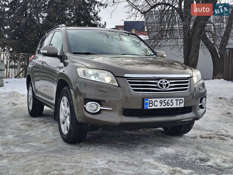 Toyota RAV4 2010
