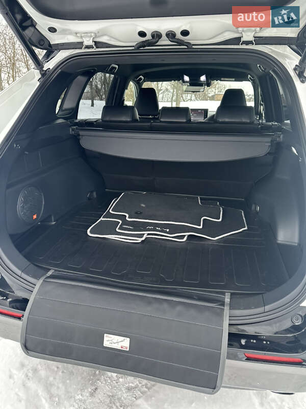 Внедорожник / Кроссовер Toyota RAV4 2020 в Белой Церкви