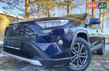 Внедорожник / Кроссовер Toyota RAV4 2022 в Ровно