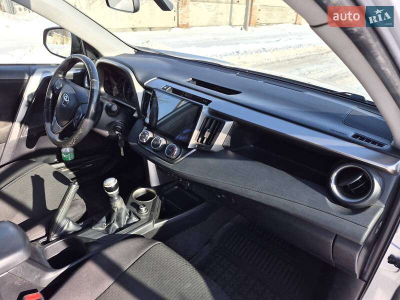 Внедорожник / Кроссовер Toyota RAV4 2013 в Ивано-Франковске