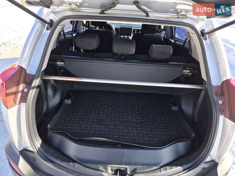 Внедорожник / Кроссовер Toyota RAV4 2013 в Ивано-Франковске