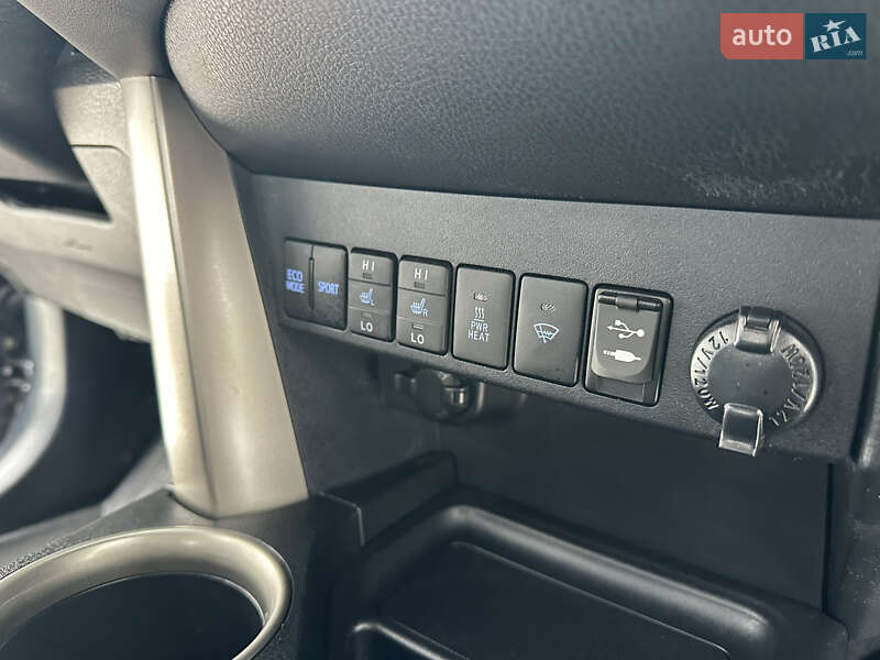 Внедорожник / Кроссовер Toyota RAV4 2014 в Виннице
