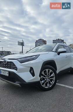 Позашляховик / Кросовер Toyota RAV4 2023 в Ужгороді