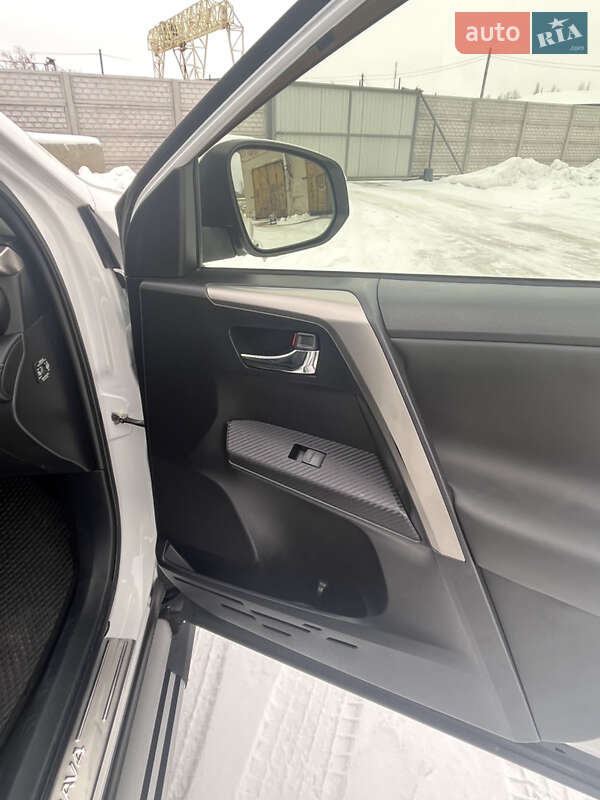 Внедорожник / Кроссовер Toyota RAV4 2014 в Житомире